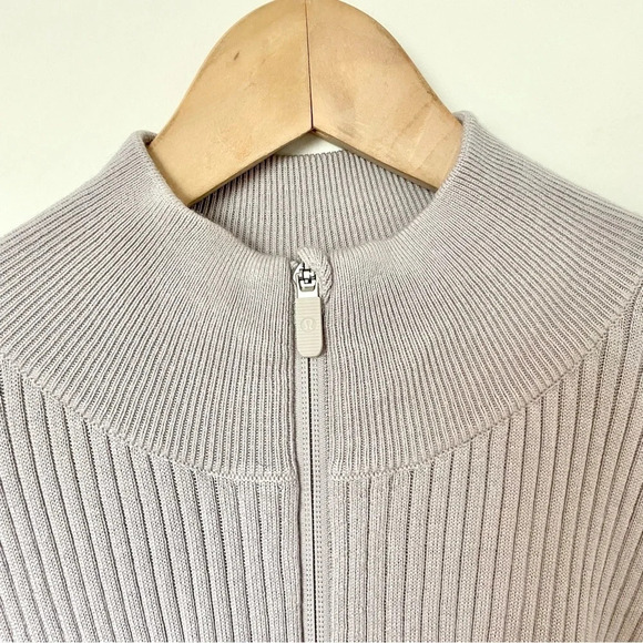 Lululemon 2021 On The Go Poncho Chrome /  Dusky Lavender - Picture 6 of 10